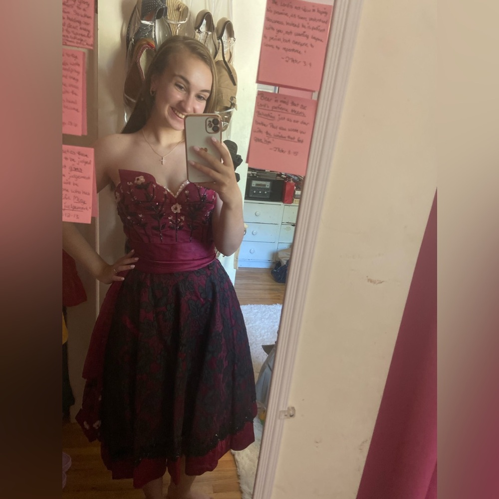 1950’s Vintage Figure Skating Knee Length Floral Cocktail Dress